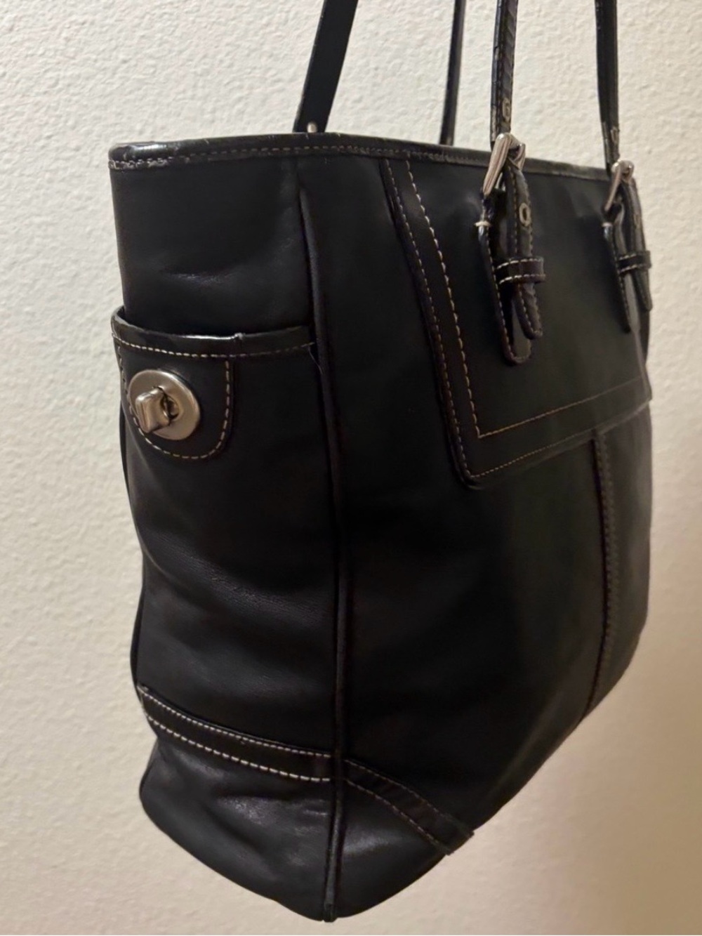 Coach Black Leather Tote with Contrast Stitching - Picture 3 of 11